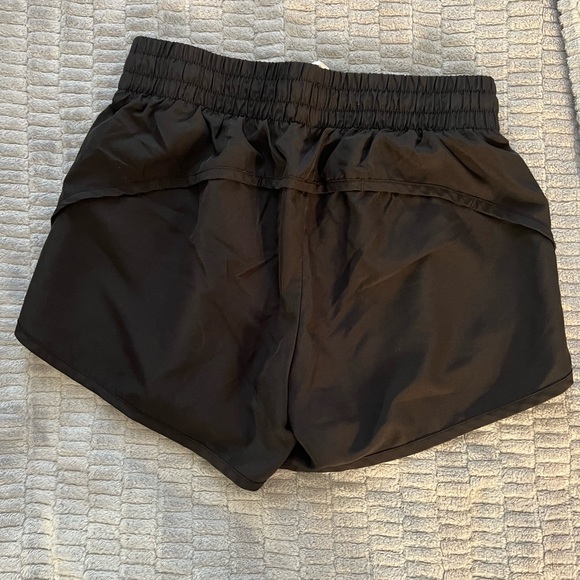 athletic shorts - Picture 7 of 7